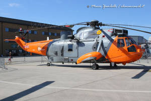 12 SeaKing HU5 XV666